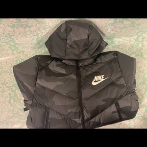 Nike Sportswear Down Fill Windrunner Hooded Camo Puffer Jacket standard …